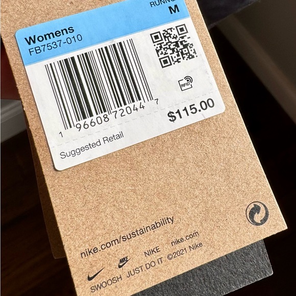 NWT♥️ Nike Thermal fit Women's Black Puffer Vest, MED - Picture 13 of 14